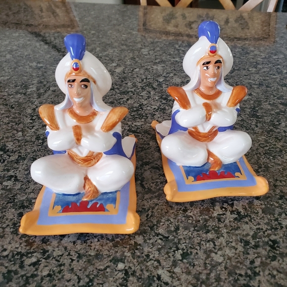 DISNEY Aladdin on Magic Carpet Figurine!! - Picture 7 of 9
